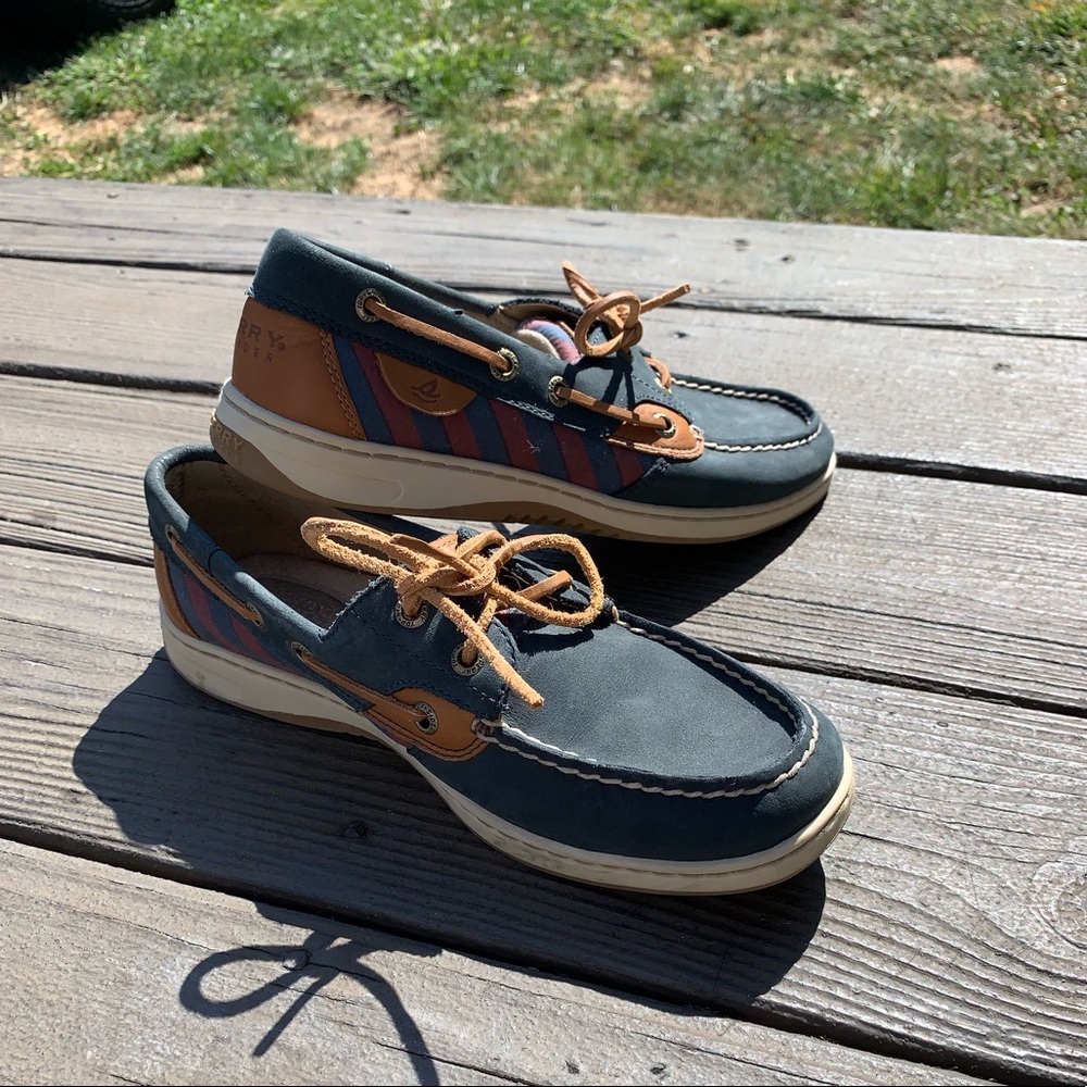 woman’s sperrys